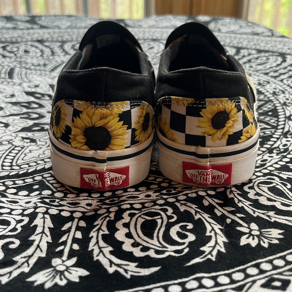Vans - Picture 3 of 6